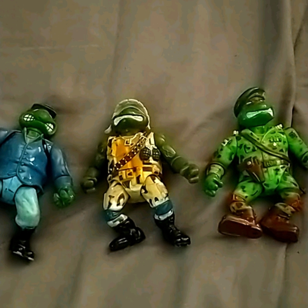 **Vintage** Teenage Mutunt Ninja Turtles Military